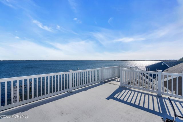 75 Bay Shore Drive, Toms River, NJ 08753