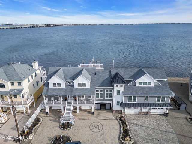 75 Bay Shore Drive, Toms River, NJ 08753