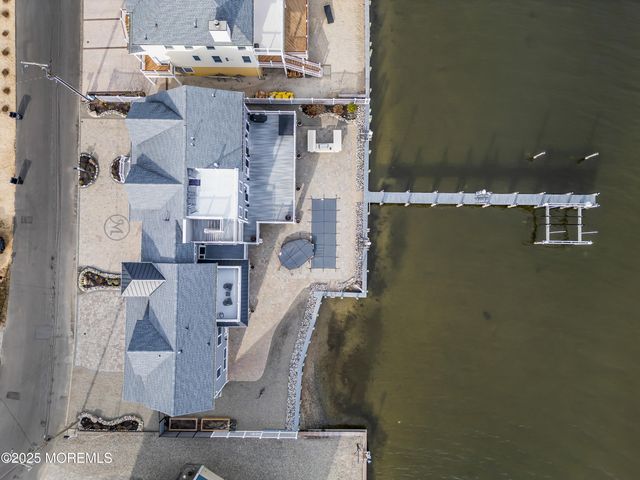 75 Bay Shore Drive, Toms River, NJ 08753