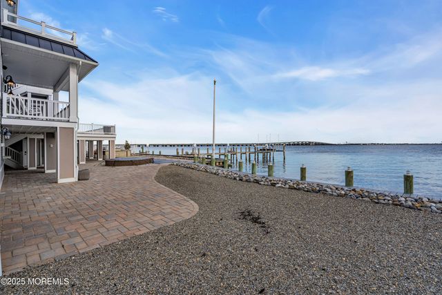 75 Bay Shore Drive, Toms River, NJ 08753