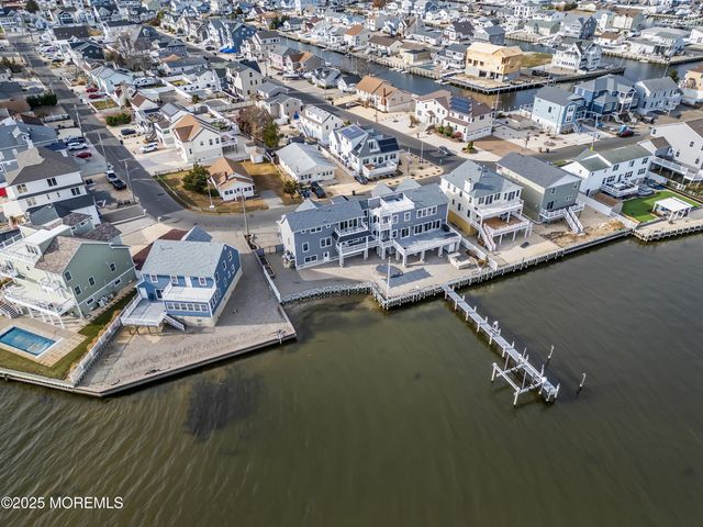 75 Bay Shore Drive, Toms River, NJ 08753