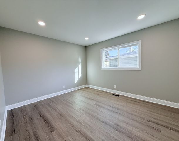 197 Hadleigh Road, Bolingbrook, IL 60440