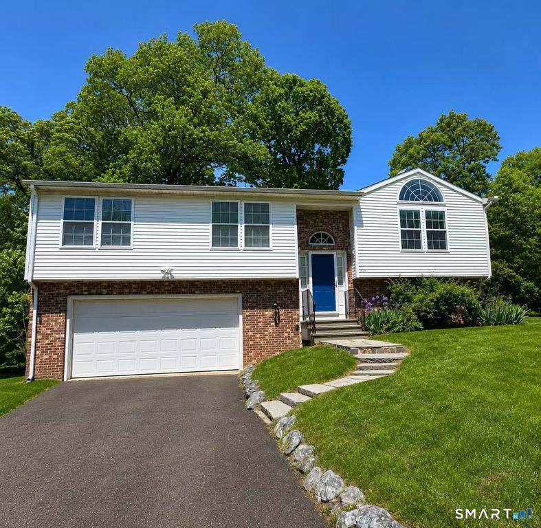 374 Stevenson Road, New Haven, CT 06515