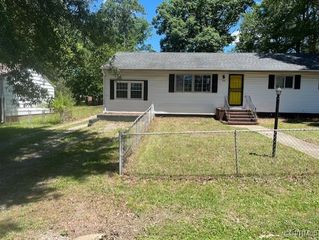119 Deerfield Dr, Petersburg, VA 23805