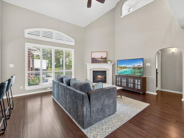1126 Thistlemeade Drive, Houston, TX 77094