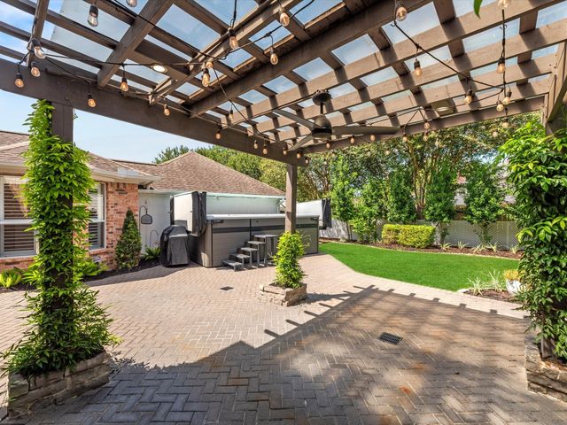 1126 Thistlemeade Drive, Houston, TX 77094