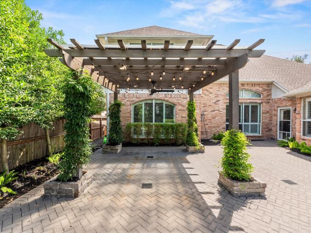 1126 Thistlemeade Drive, Houston, TX 77094