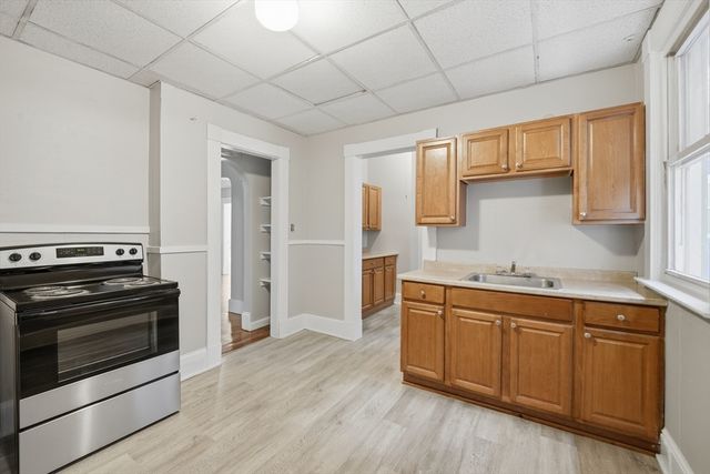 226 Fort Pleasant Ave, Springfield, MA 01108