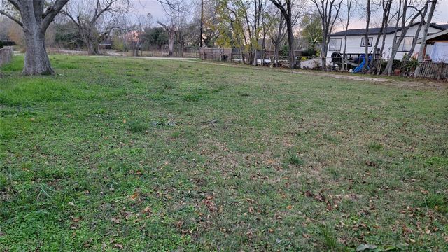 2716 Southmore Avenue, Pasadena, TX 77502