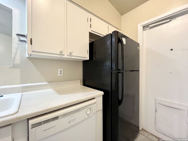 3223 LEEWOOD DR, San Antonio, TX 78230