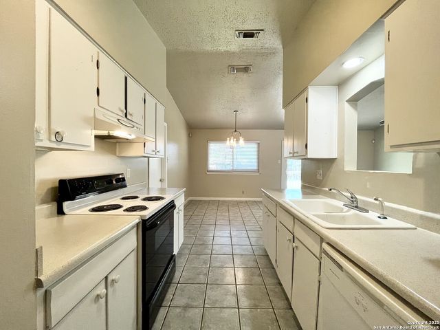 3223 LEEWOOD DR, San Antonio, TX 78230