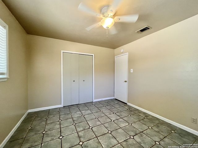 3223 LEEWOOD DR, San Antonio, TX 78230