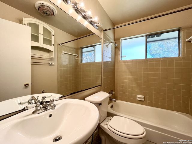 3223 LEEWOOD DR, San Antonio, TX 78230