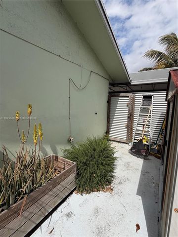 15029 SW 63rd St, Miami, FL 33193