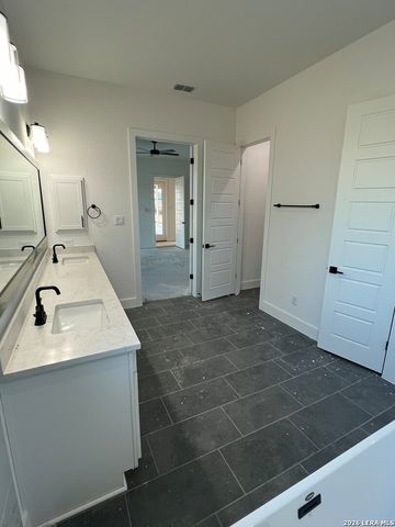 673 James Way, Castroville, TX 78009