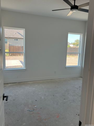 673 James Way, Castroville, TX 78009
