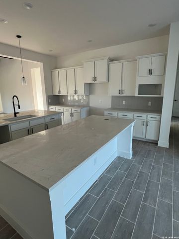 673 James Way, Castroville, TX 78009