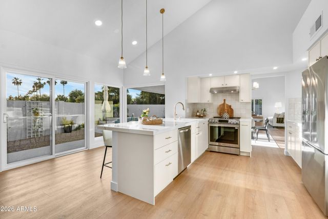 10050 E SAN BERNARDO Drive, Scottsdale, AZ 85258