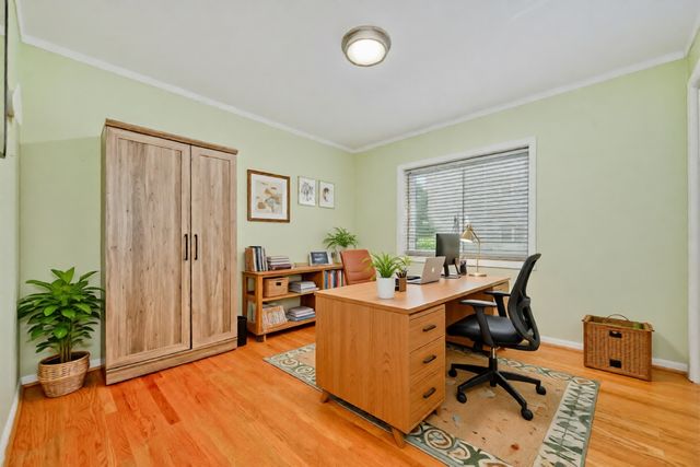 8230 ELMWOOD Avenue 102, Skokie, IL 60077
