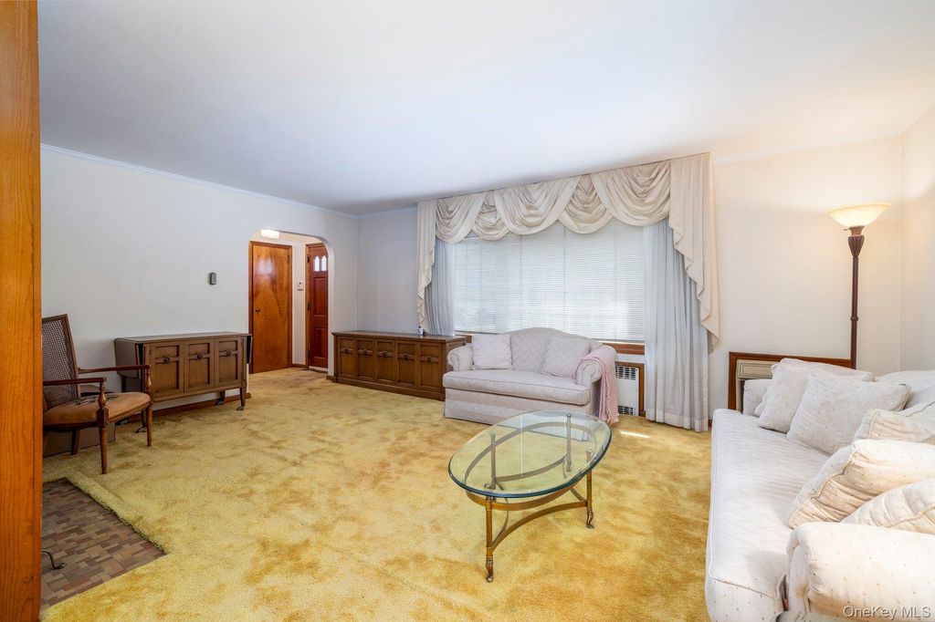 175 E Carpenter Street, Valley Stream, NY 11580 — photo 5