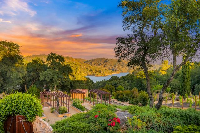 9688 Clos Du Lac, Loomis, CA 95650