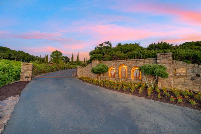 9688 Clos Du Lac, Loomis, CA 95650