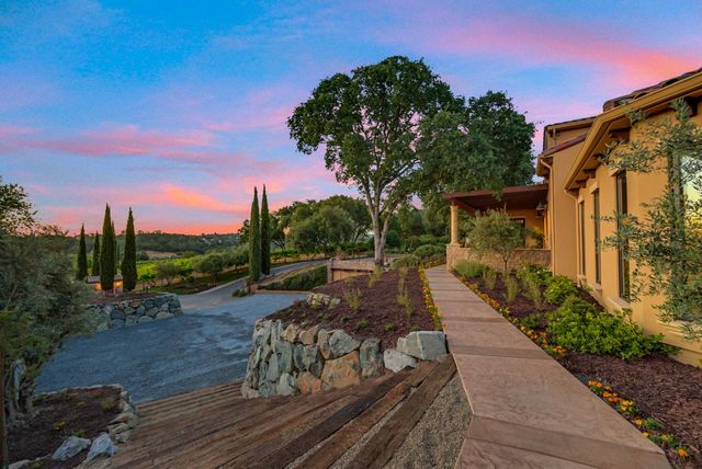 9688 Clos Du Lac, Loomis, CA 95650