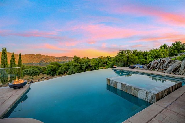 9688 Clos Du Lac, Loomis, CA 95650