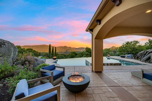 9688 Clos Du Lac, Loomis, CA 95650