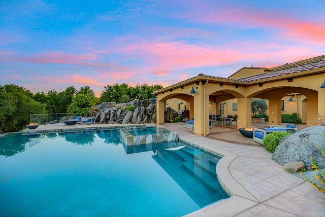 9688 Clos Du Lac, Loomis, CA 95650