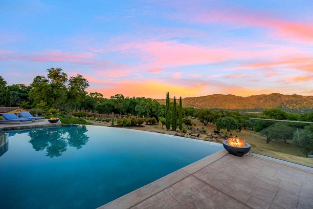 9688 Clos Du Lac, Loomis, CA 95650