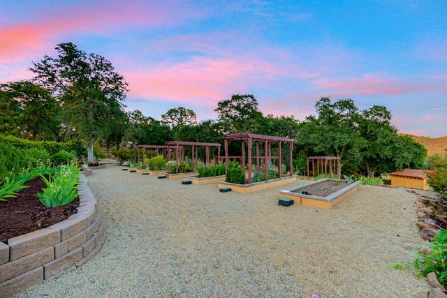 9688 Clos Du Lac, Loomis, CA 95650