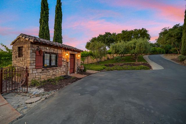 9688 Clos Du Lac, Loomis, CA 95650