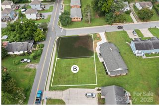 000 S Justice Street B, Hendersonville, NC 28739