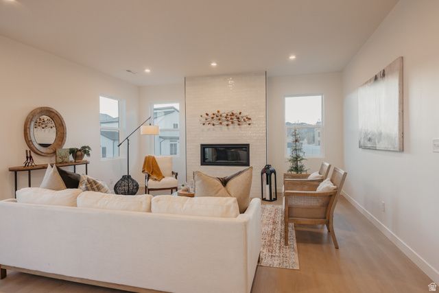 5215 S PARAMOUNT DR, Riverdale, UT 84405