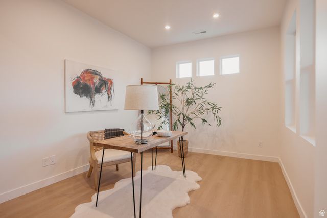 5215 S PARAMOUNT DR, Riverdale, UT 84405