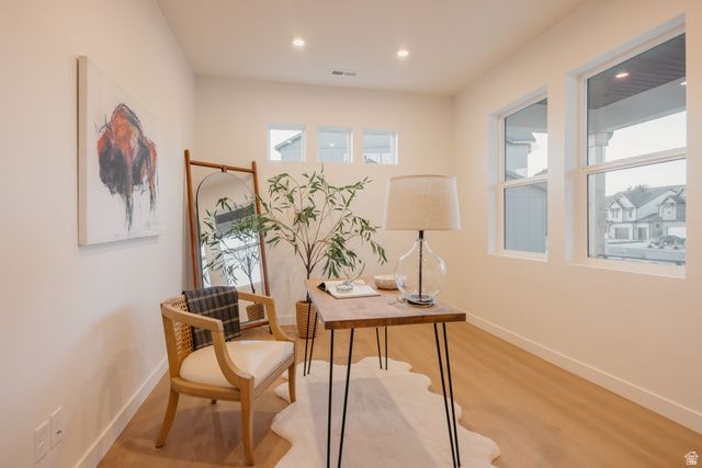 5215 S PARAMOUNT DR, Riverdale, UT 84405