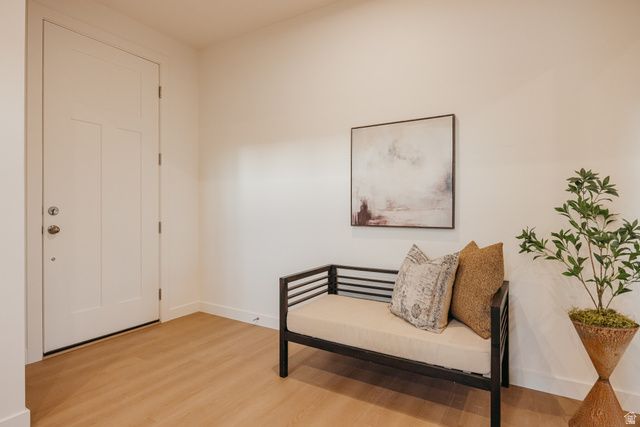 5215 S PARAMOUNT DR, Riverdale, UT 84405