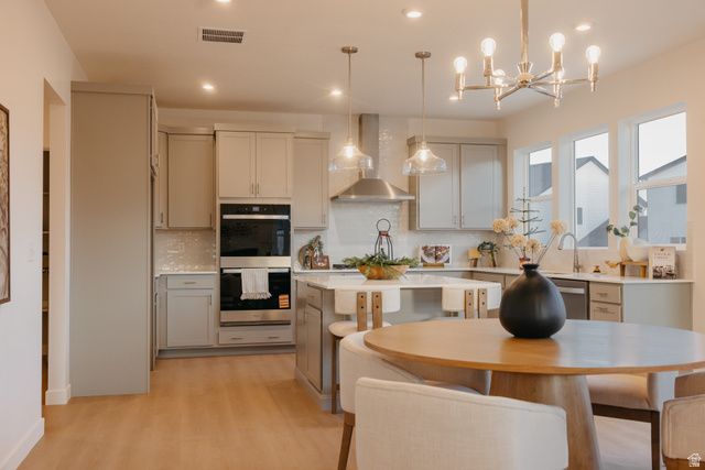 5215 S PARAMOUNT DR, Riverdale, UT 84405