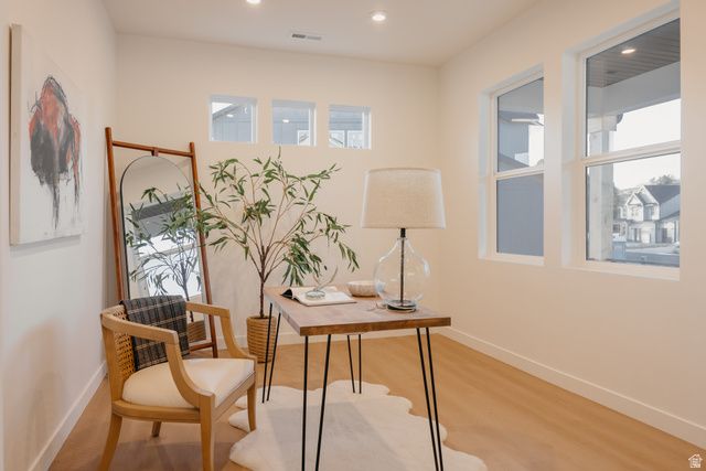 5215 S PARAMOUNT DR, Riverdale, UT 84405