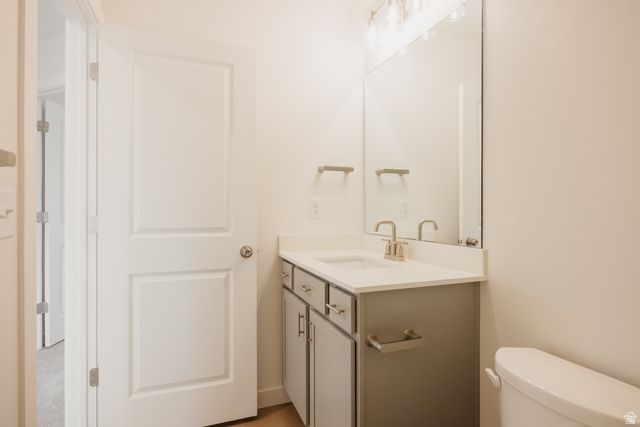 5215 S PARAMOUNT DR, Riverdale, UT 84405