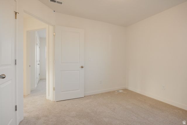 5215 S PARAMOUNT DR, Riverdale, UT 84405