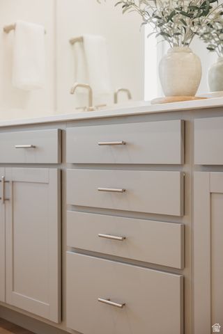 5215 S PARAMOUNT DR, Riverdale, UT 84405