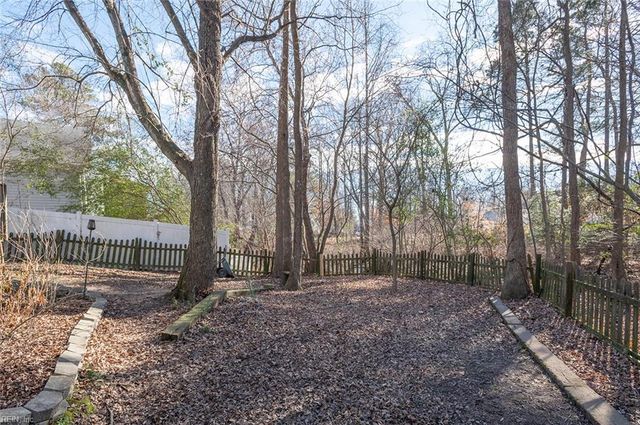 106 Toddsbury CT, Suffolk, VA 23434