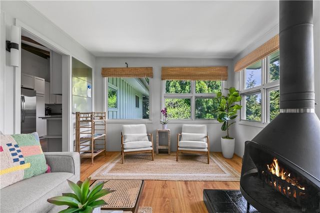 38 Sea View Avenue, South Kingstown, RI 02879