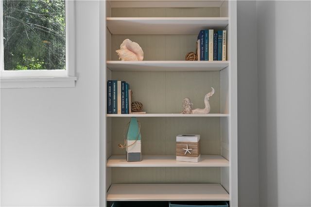 38 Sea View Avenue, South Kingstown, RI 02879