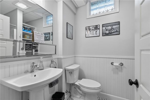 38 Sea View Avenue, South Kingstown, RI 02879