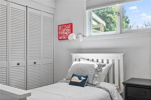 38 Sea View Avenue, South Kingstown, RI 02879