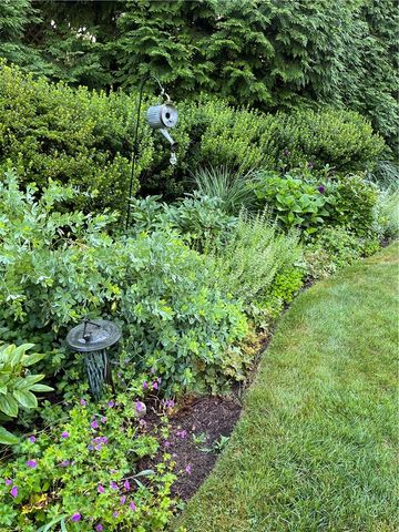 38 Sea View Avenue, South Kingstown, RI 02879