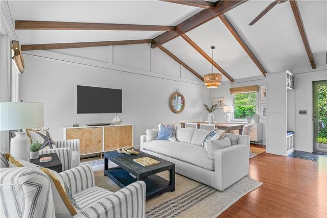 38 Sea View Avenue, South Kingstown, RI 02879